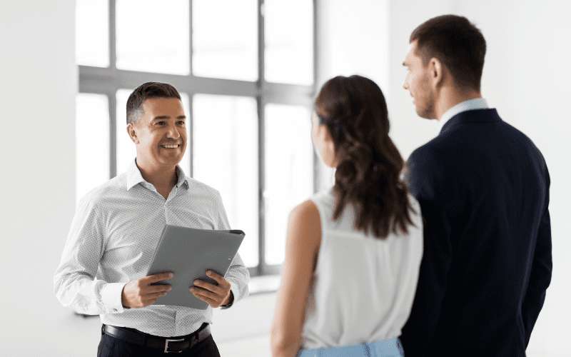 Smart Water Treatment Expert explain to customer the potential contaminant in their water